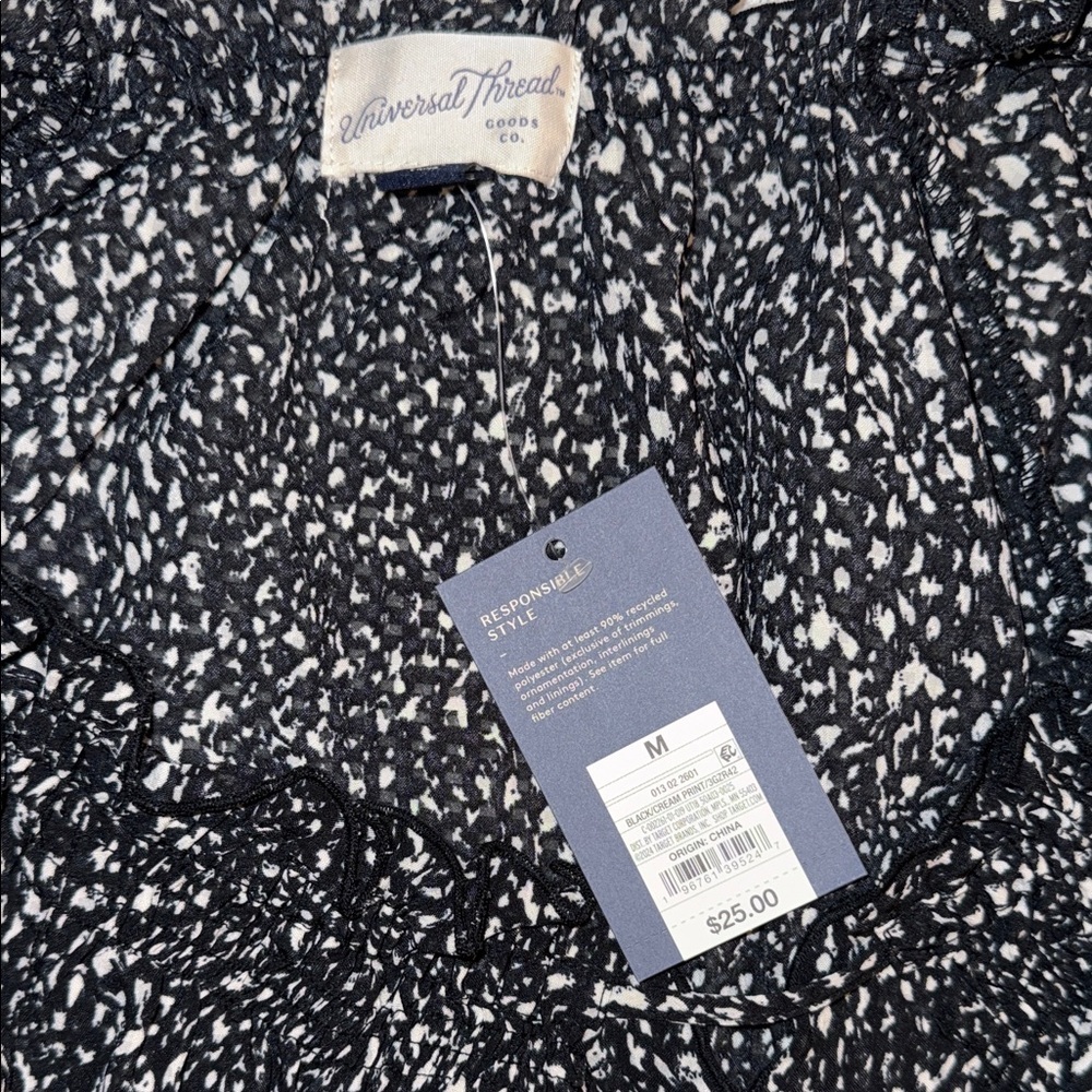 NWT Universal Thread Patterned Blouse - Picture 8 of 11